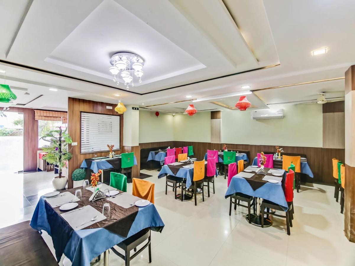 Capital O 32619 Hotel Sugar Palm Гвалиор Екстериор снимка
